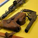 Tra gli oggetti pi� piccoli troviamo una pistola Glisenti dei primi del 900, una Roth-Steyr austriaca del 1915 e una pistola da segnalazione